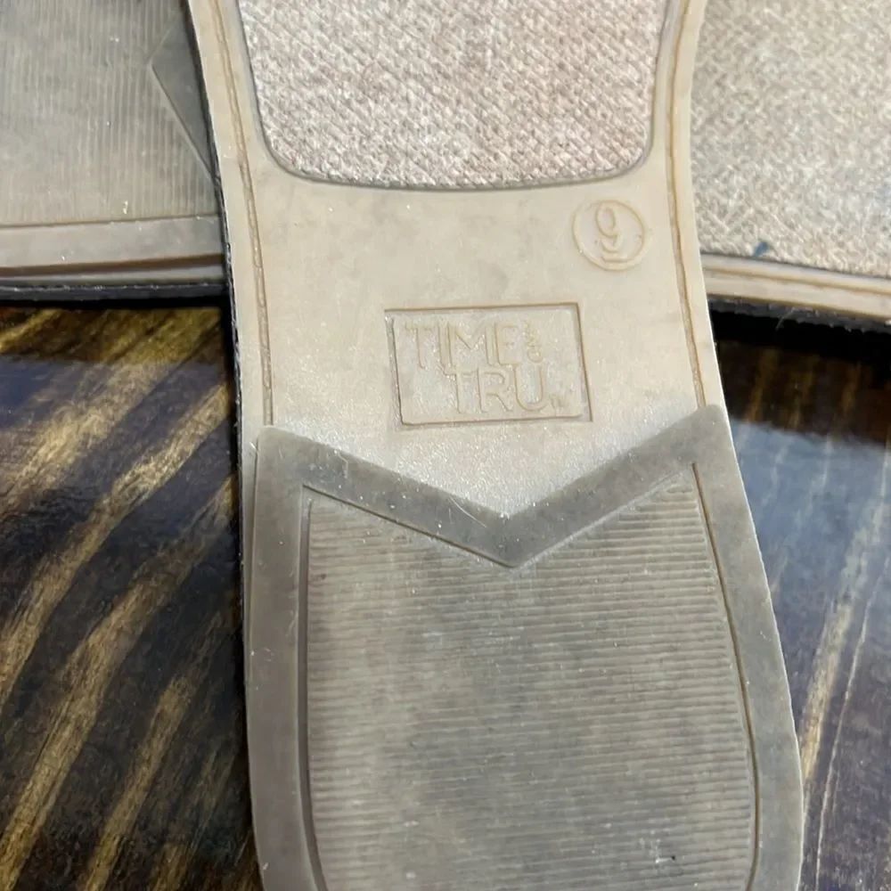 Time Tru Sandals - Picture 5 of 5